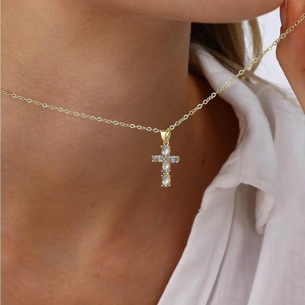 Cross Necklace ✨NWT✨ - Picture 7 of 7